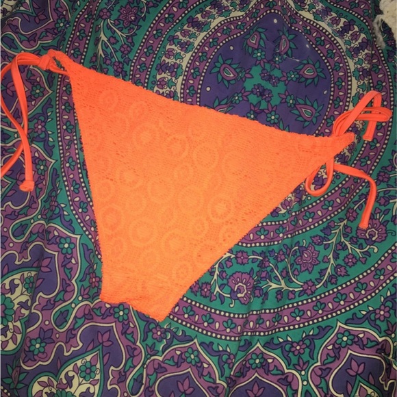 bikini - Picture 5 of 6